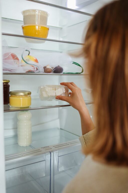 How to Keep a Tidy Fridge and Pantry: Easy Tips for Organized Storage